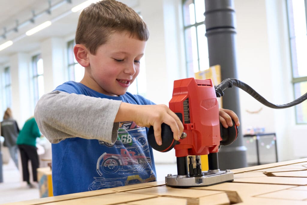 Holzbau Kompetenz Sachsen GmbH &ndash; D3233 Holzkompetenzzentrum AusstellungseroeffnungDSC02675